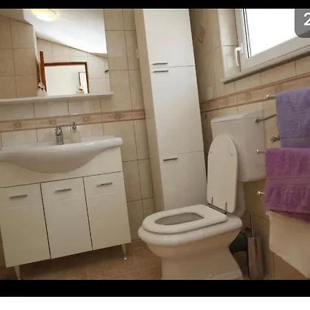 Nera Apartamento Vodice